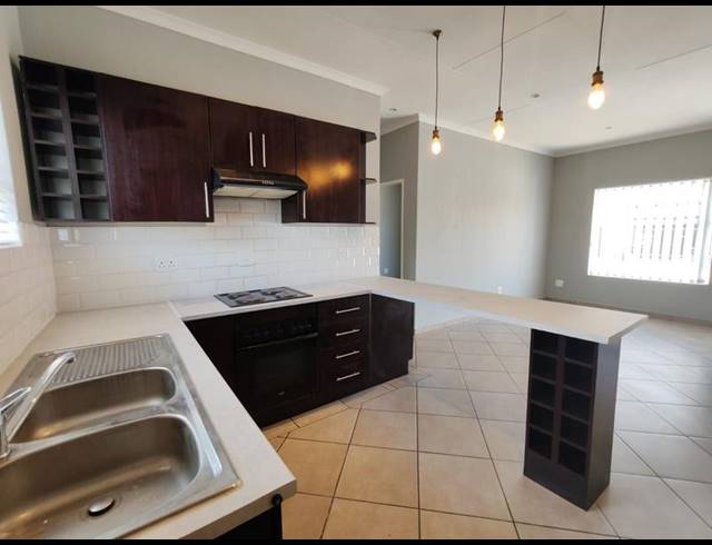 2 BEDROOM TOWNHOUSE FOR SALE IN RIVERSDALE